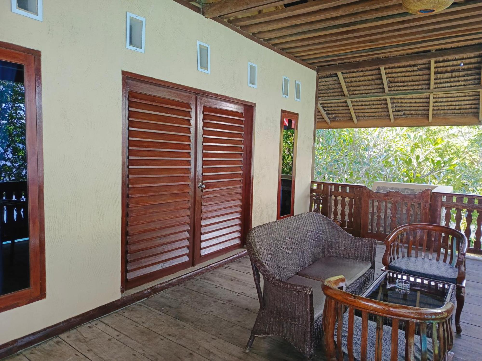 Prince John Dive Resort Donggala Exterior photo